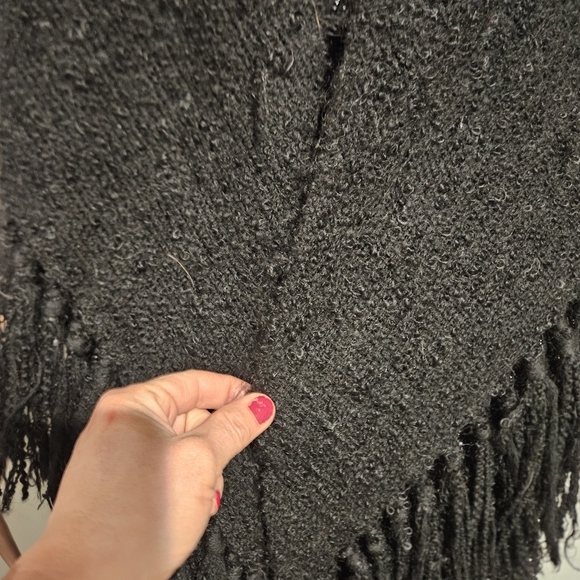 Vintage HEMMINGS at Donegal Design Mohair Wool Fringe Shawl Wrap. O/S - Picture 8 of 16